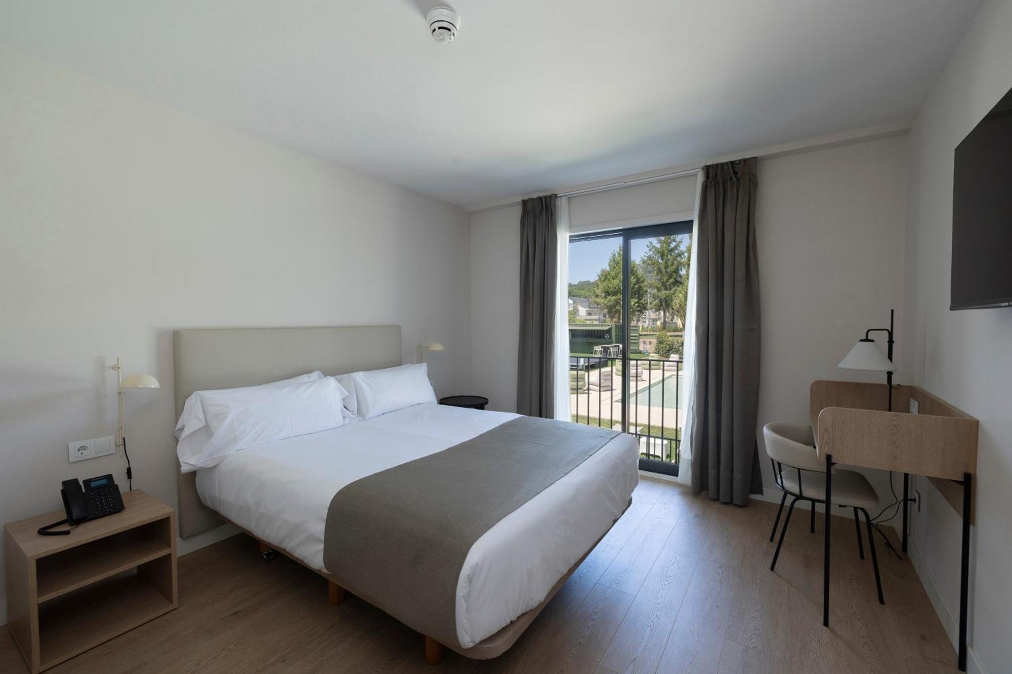 Hotel H4 Cangas 3 Superior Zewnętrze zdjęcie