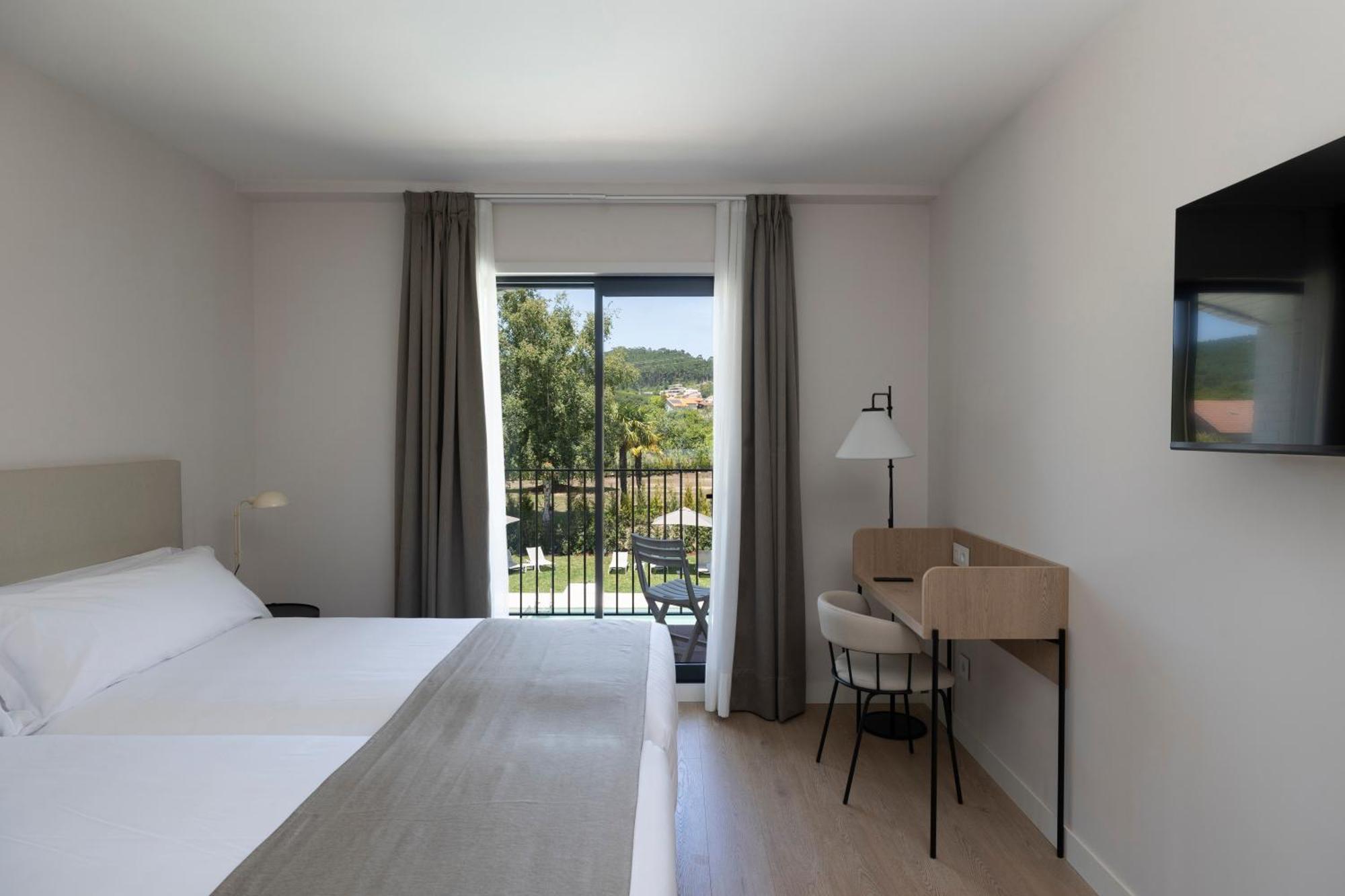 Hotel H4 Cangas 3 Superior Zewnętrze zdjęcie